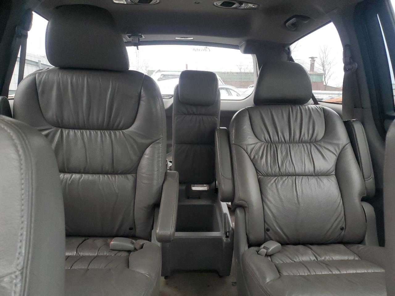 2009 Honda Odyssey - Image 10