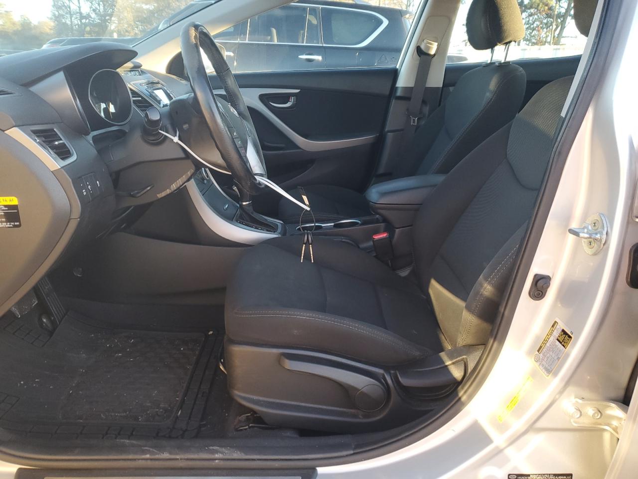 2015 Hyundai Elantra - Image 7