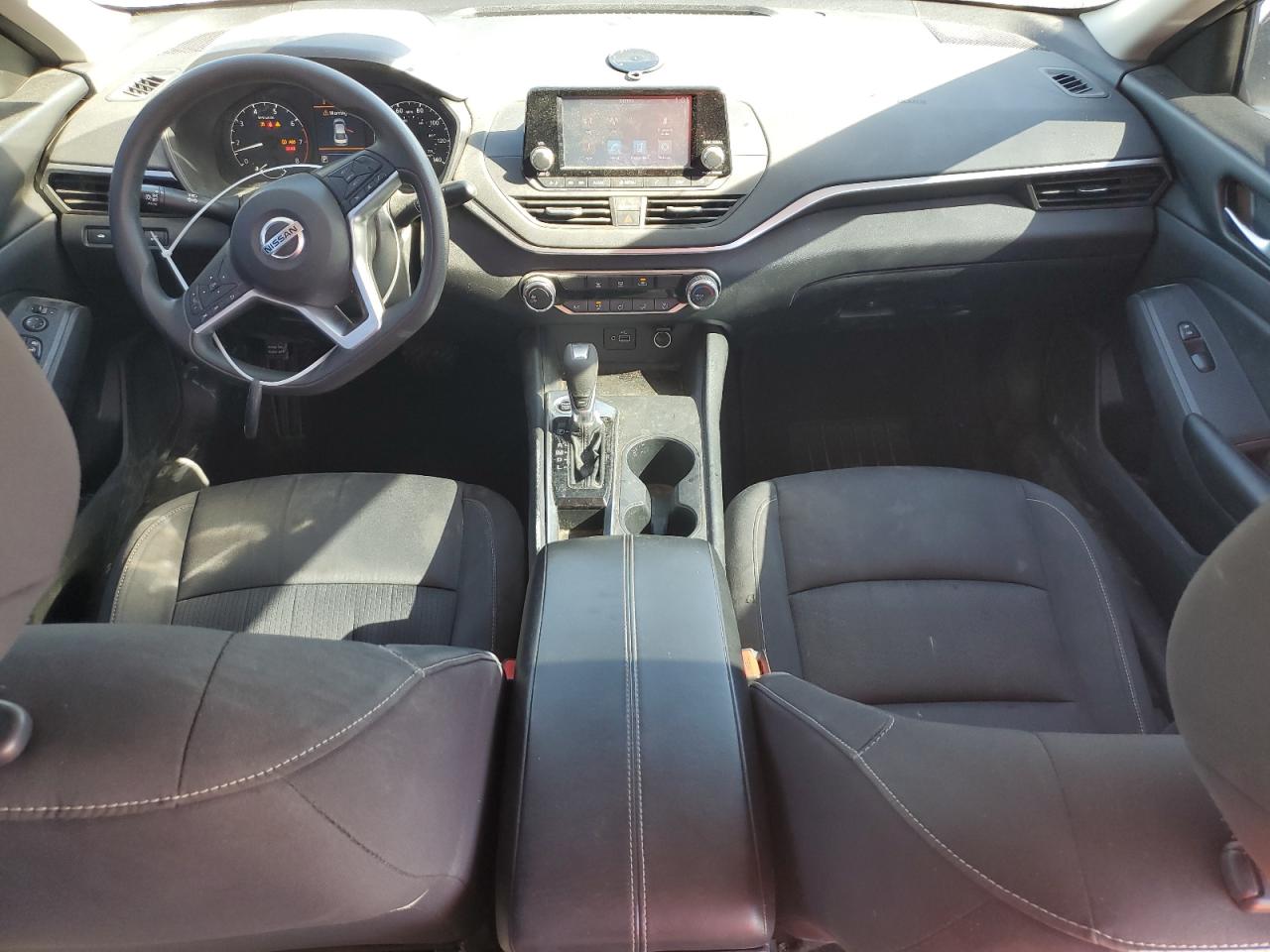 2021 Nissan Altima - Image 8