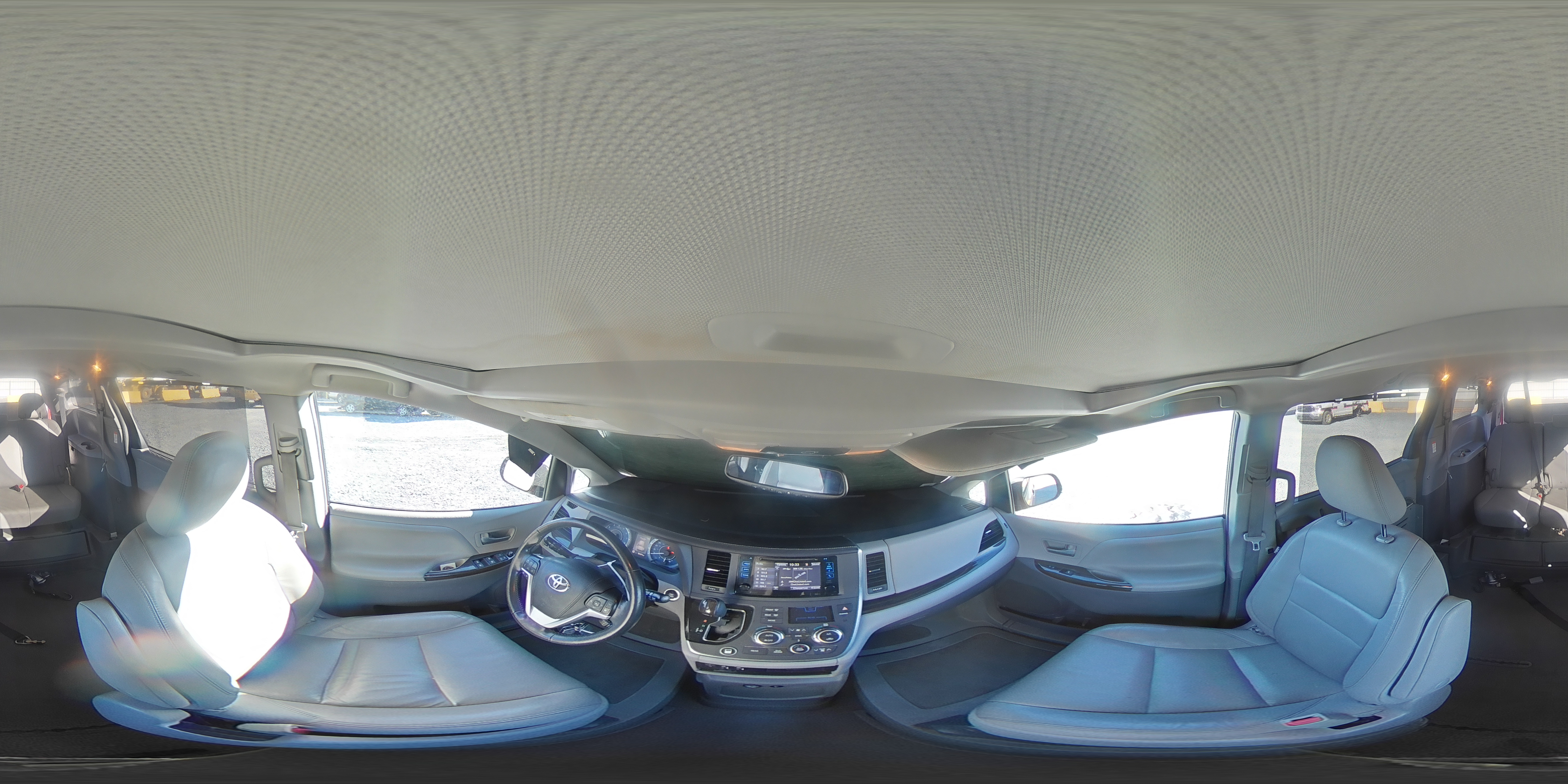 2015 Toyota Sienna - Image 14