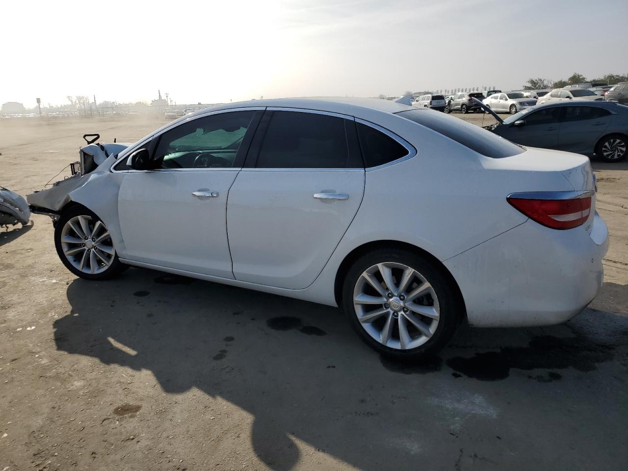 VIN 1G4PR5SK2E4244356 2014 BUICK VERANO no.2