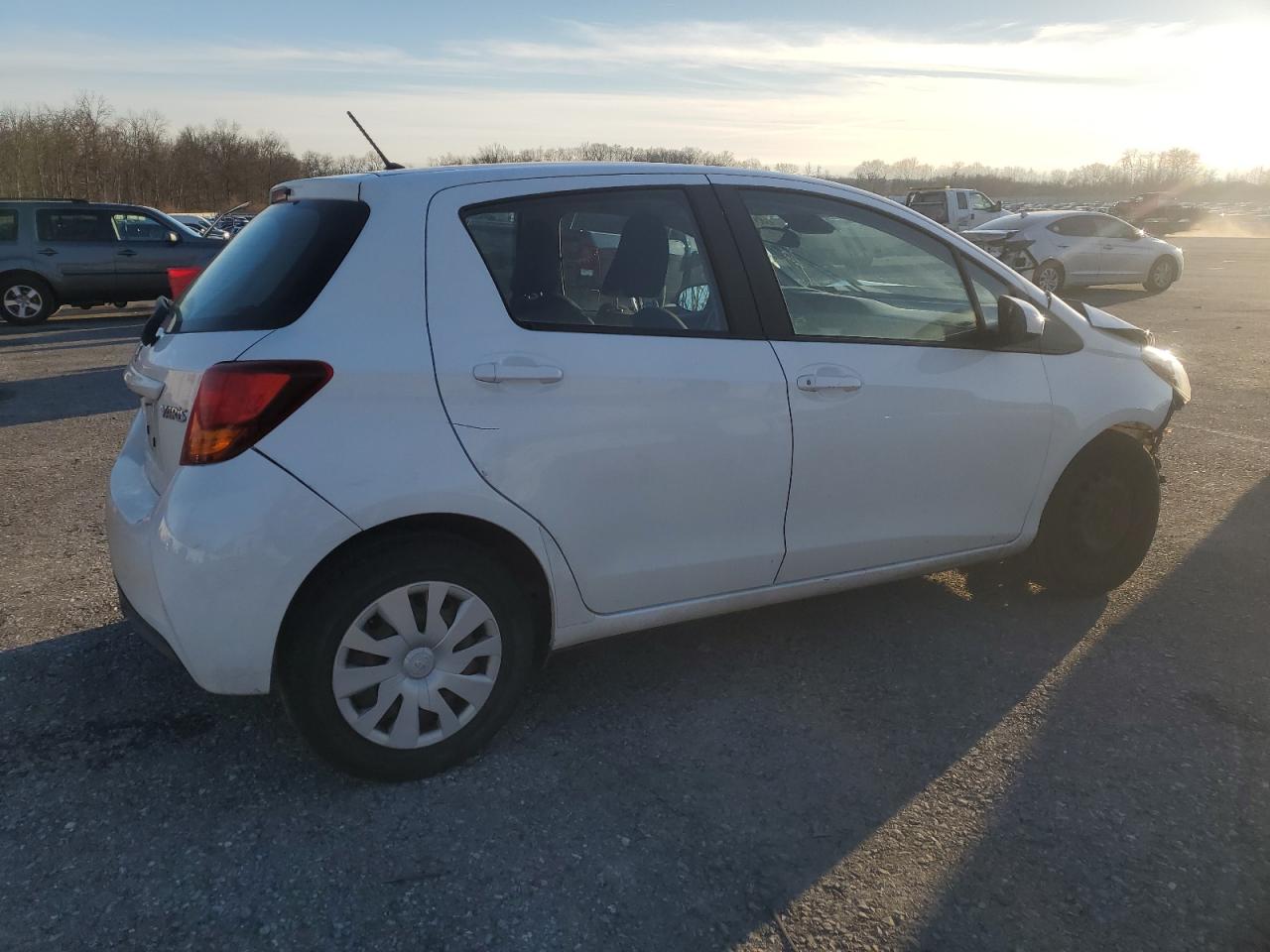 VIN VNKKTUD38HA079958 2017 TOYOTA YARIS no.3