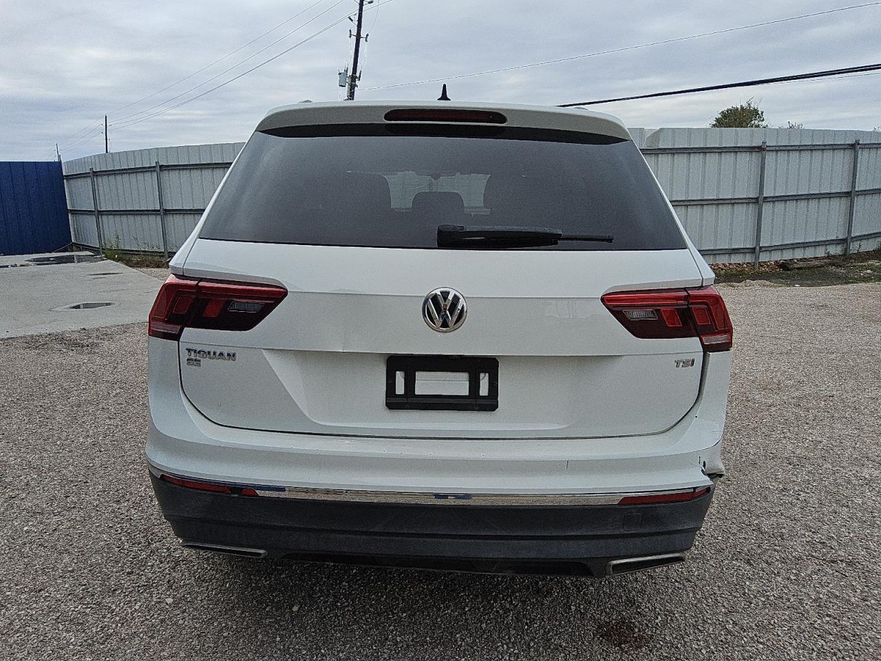 2018 Volkswagen Tiguan - Image 6