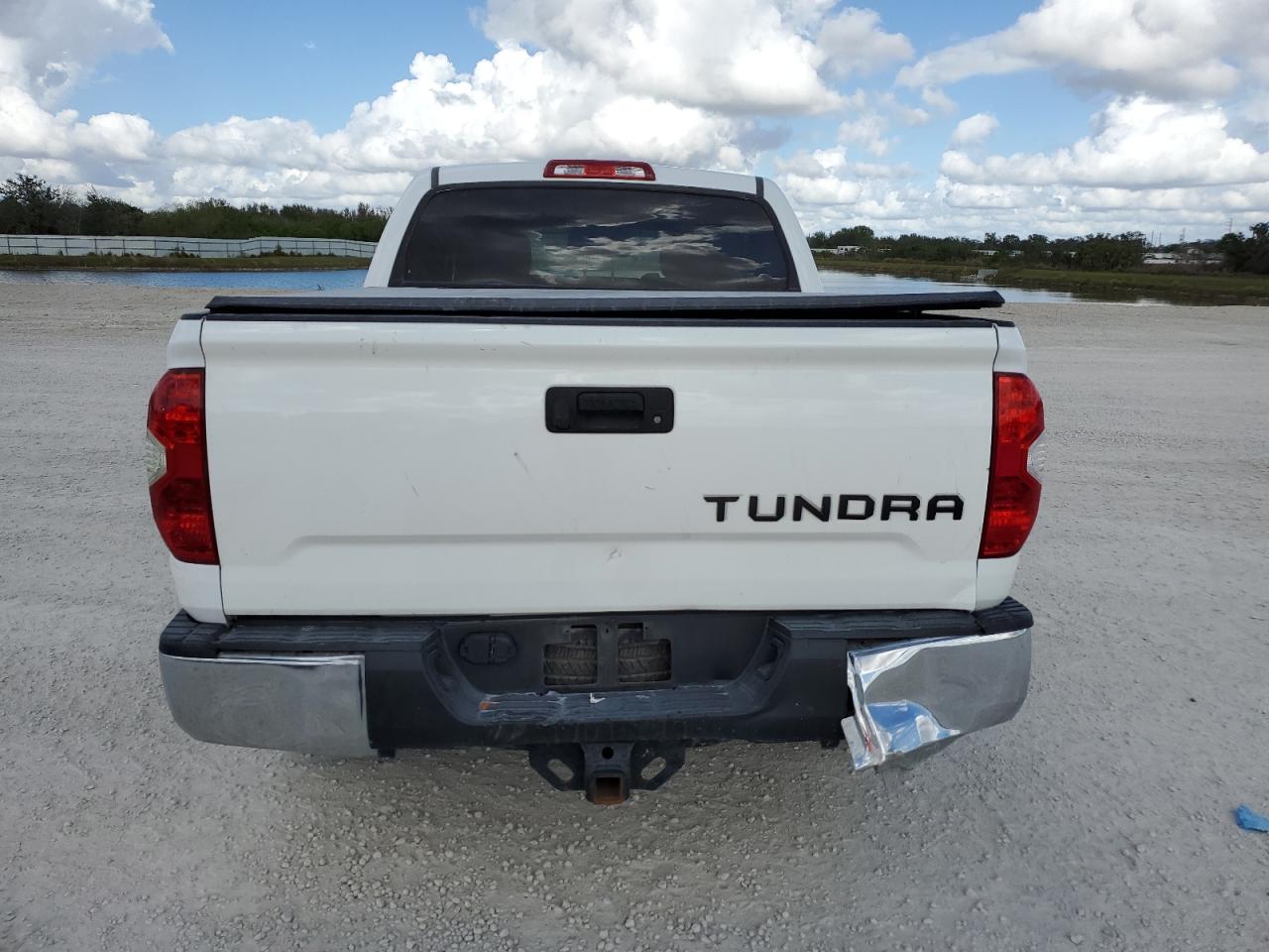 VIN 5TFEY5F12JX233799 2018 TOYOTA TUNDRA no.6