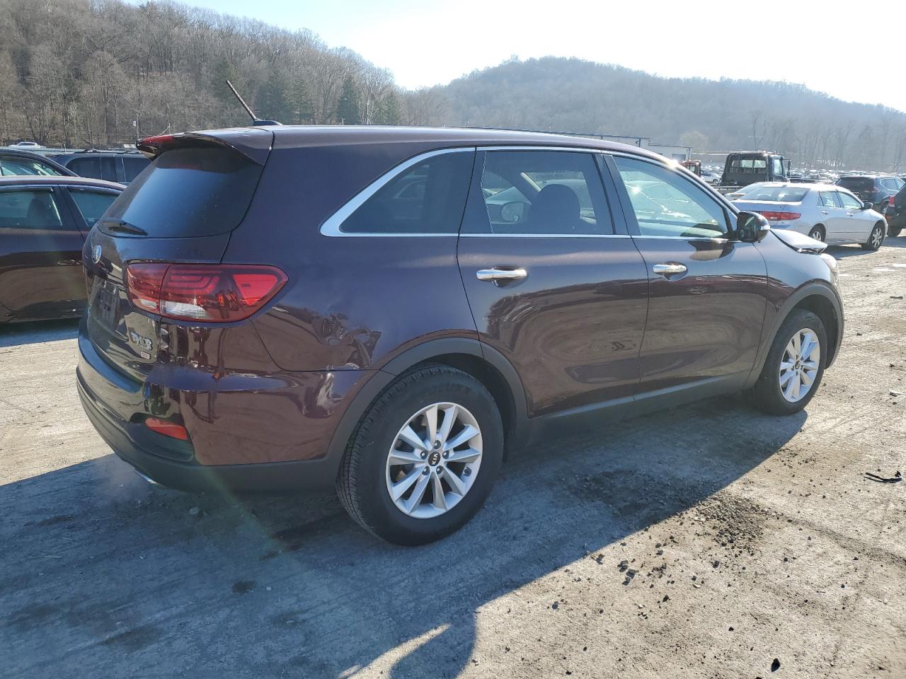 VIN 5XYPG4A32KG459795 2019 KIA SORENTO no.3