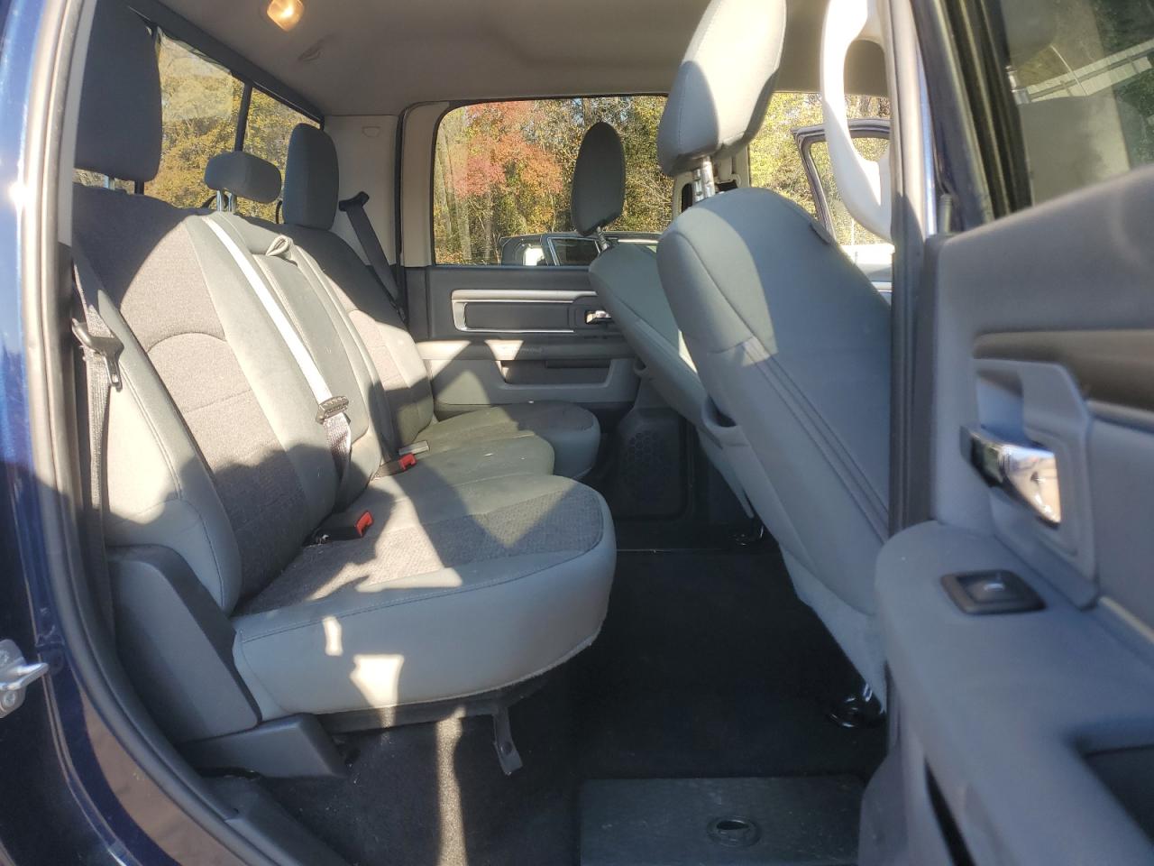 2016 RAM 1500 - Image 10