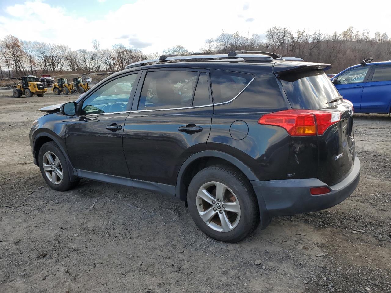 2015 Toyota RAV 4 - Image 2