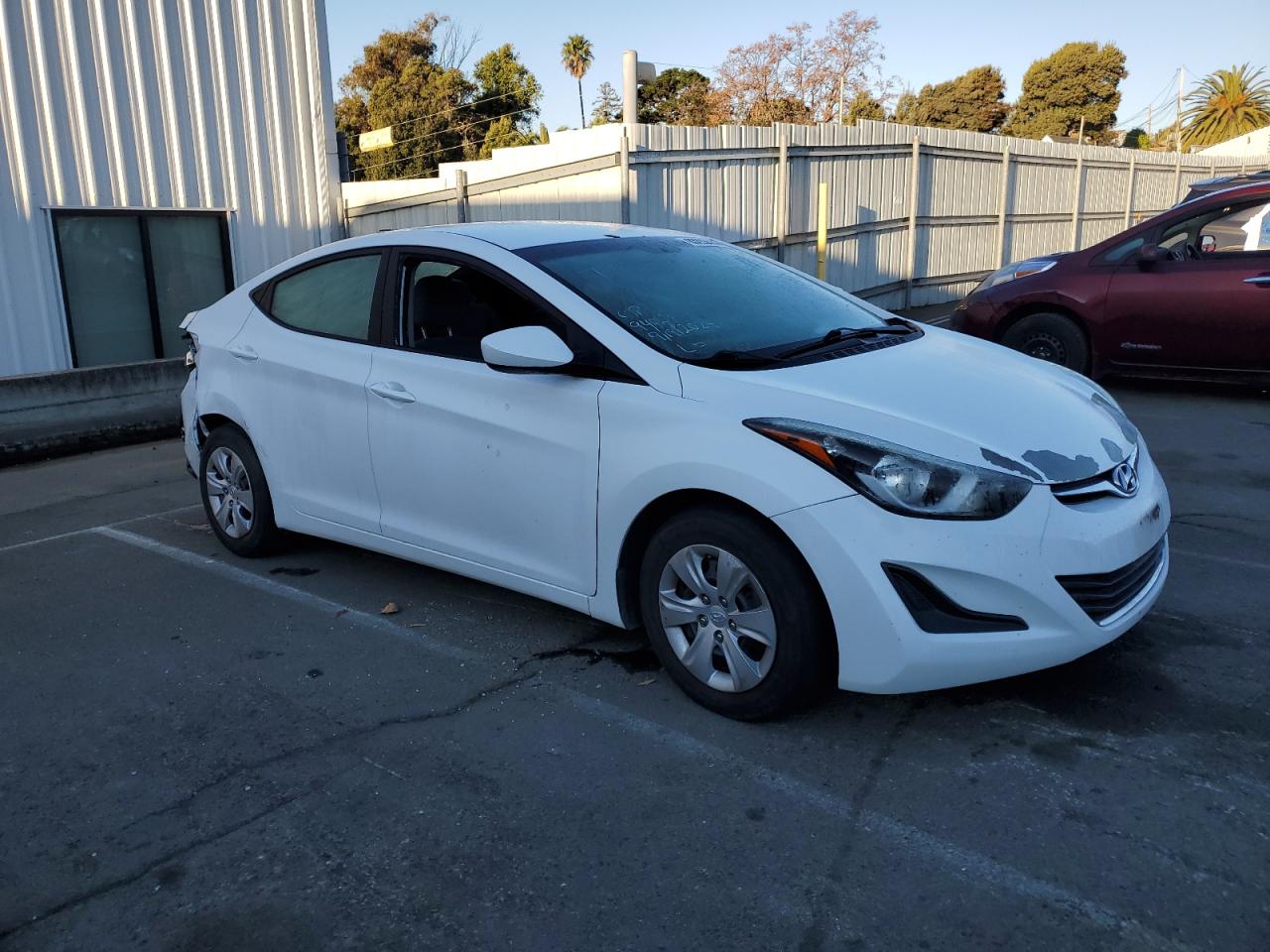 2016 Hyundai Elantra - Image 4