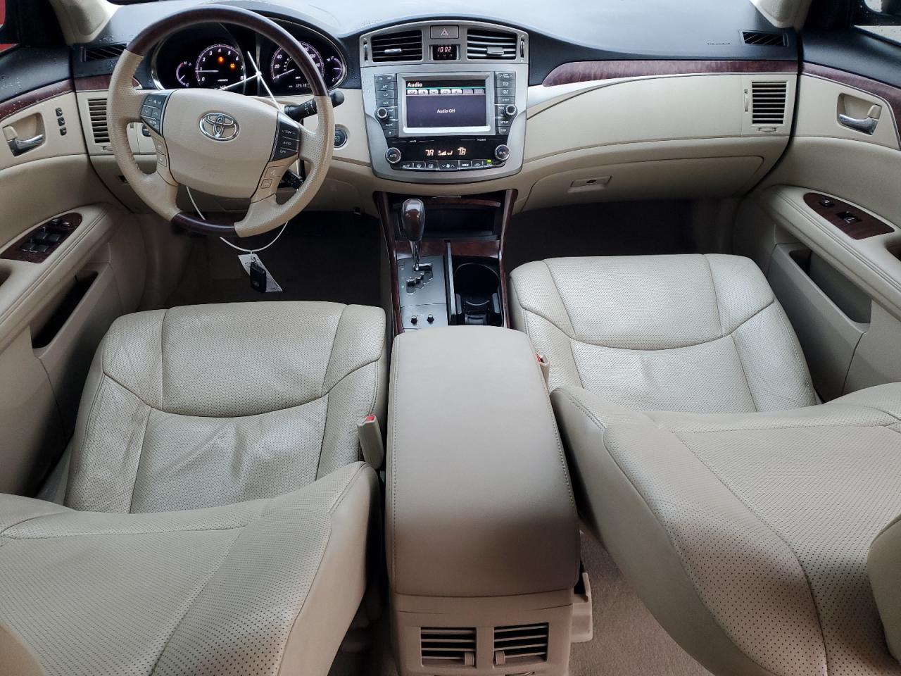 2011 Toyota Avalon - Image 8