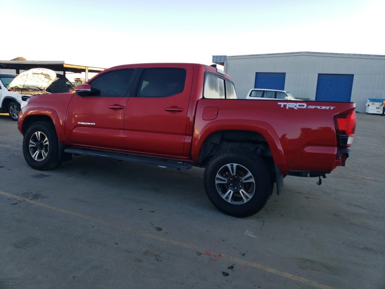 VIN 3TMAZ5CN8JM055826 2018 TOYOTA TACOMA no.2