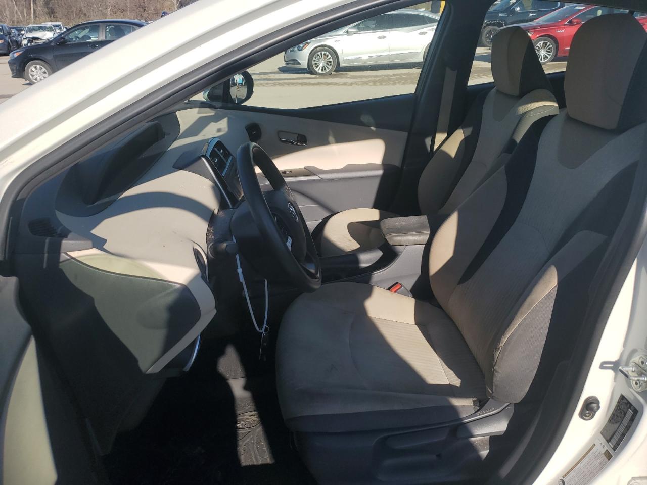 2016 Toyota Prius - Image 7