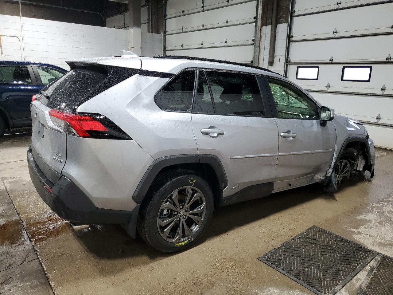 2024 Toyota RAV 4 - Image 3