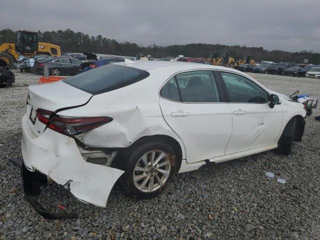  TOYOTA CAMRY 2022 Белы