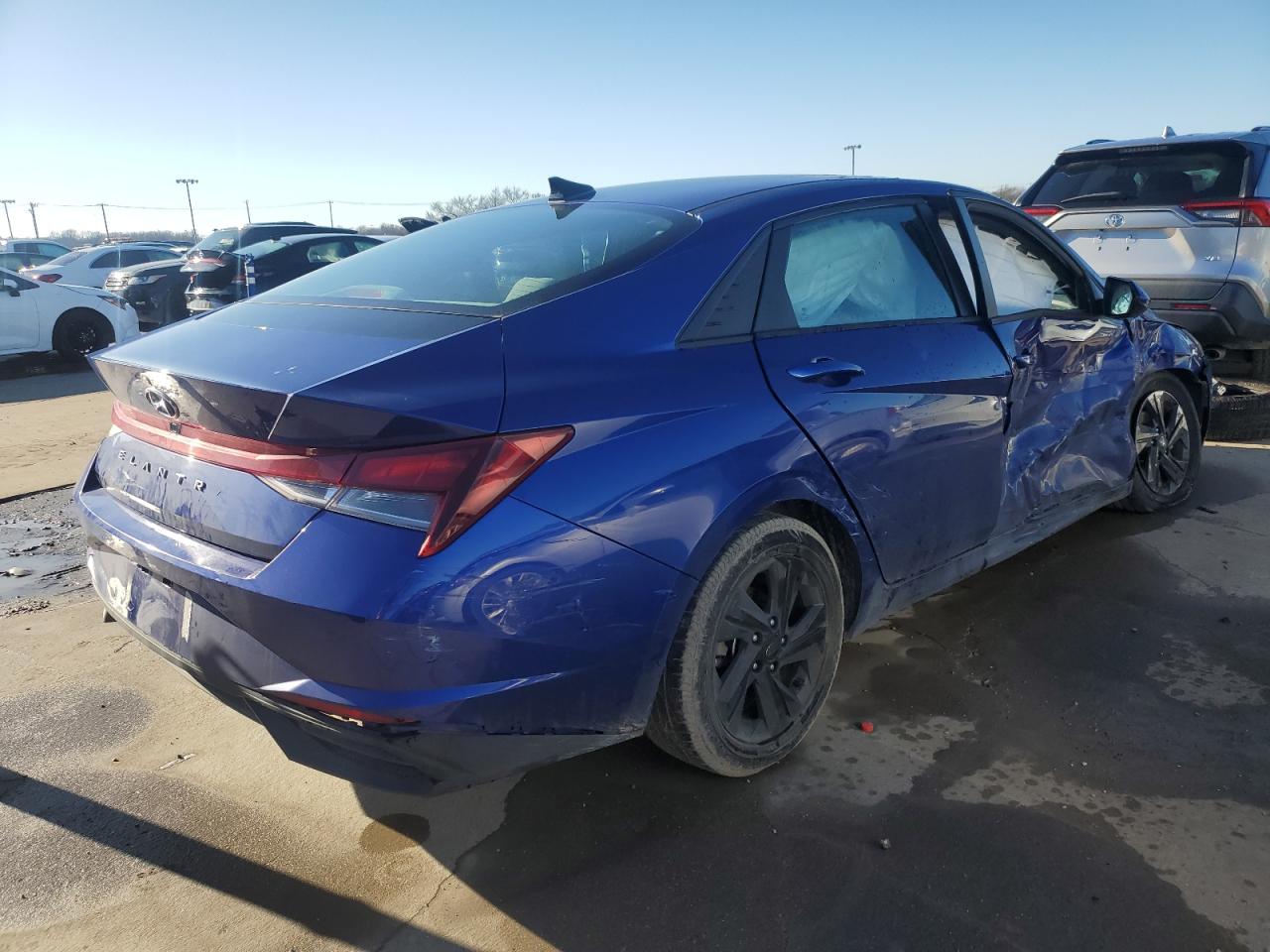 2021 Hyundai Elantra - Image 3