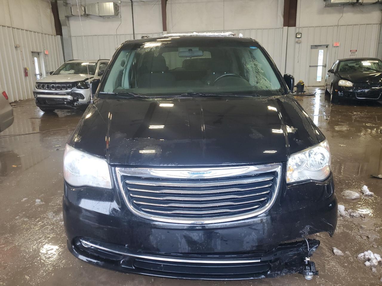 2011 Chrysler Town & Country - Image 5