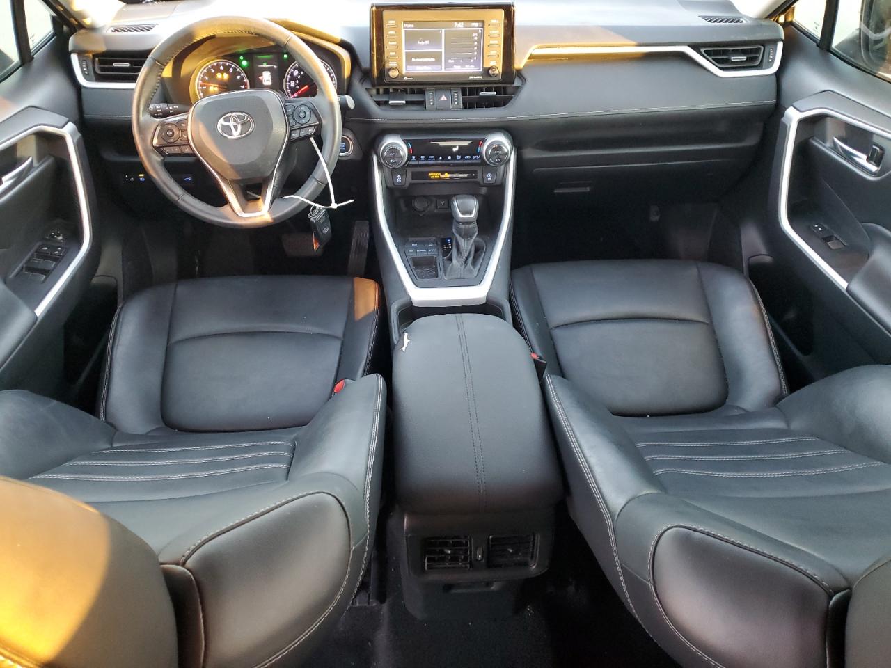2021 Toyota RAV 4 - Image 8