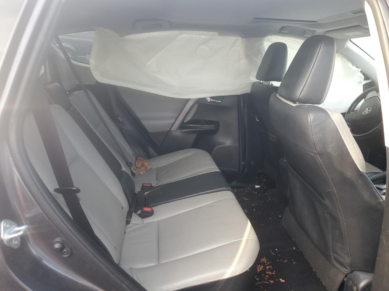 2017 Toyota RAV 4 - Image 12