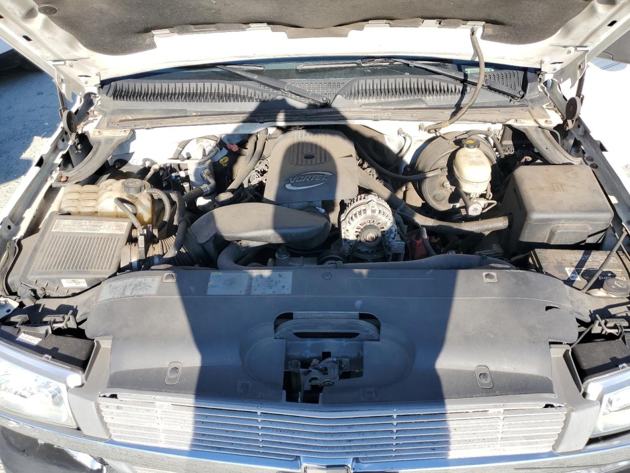 2005 Chevrolet Silverado - Image 11