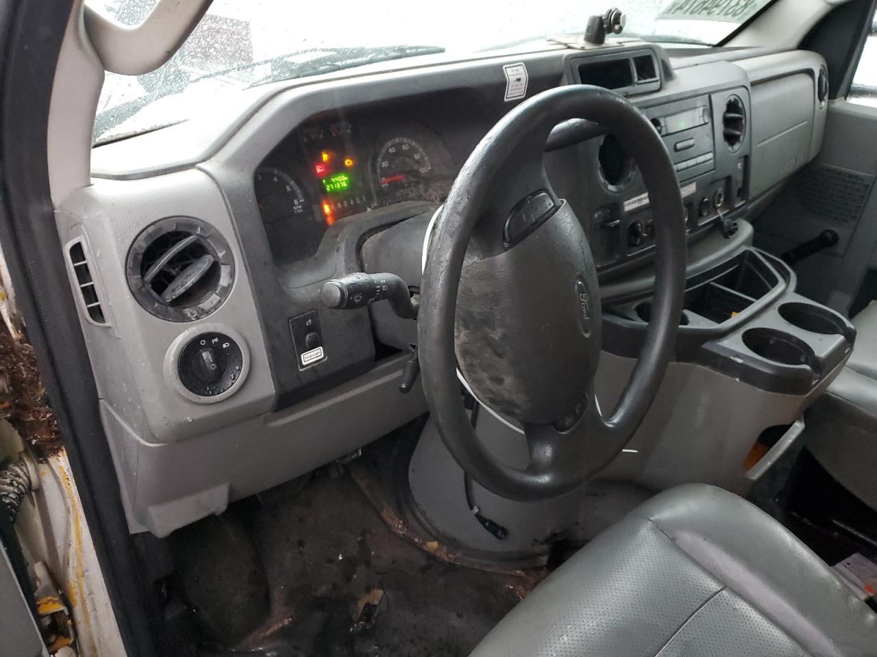 2016 Ford Econoline - Image 8