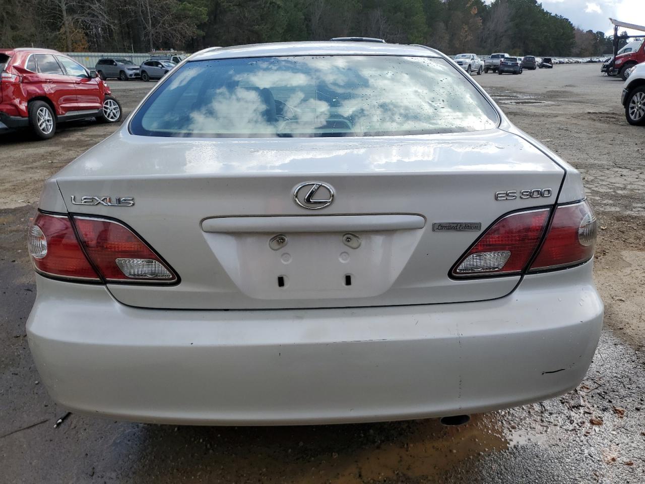 2002 Lexus ES - Image 6