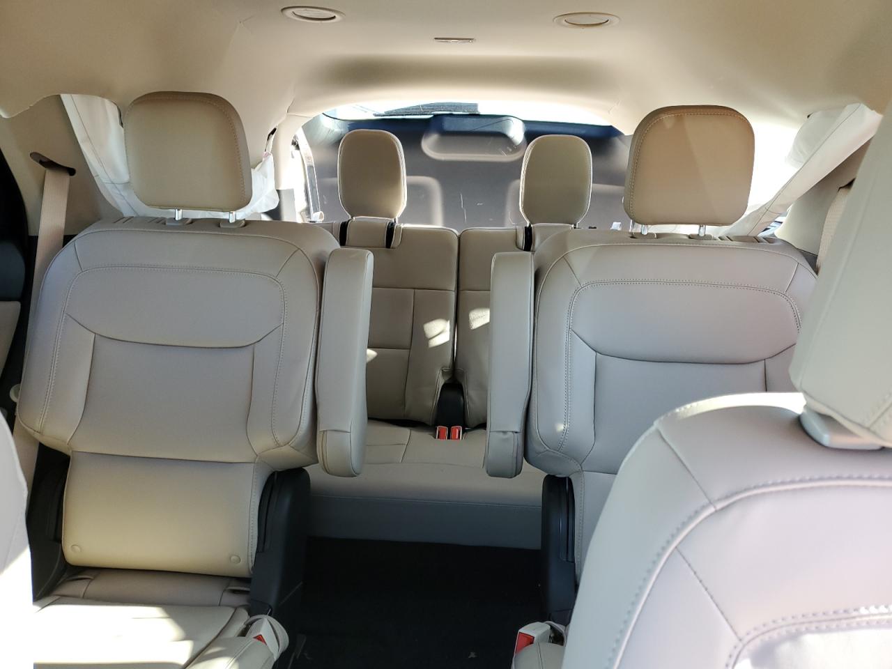 2023 Ford Explorer - Image 10