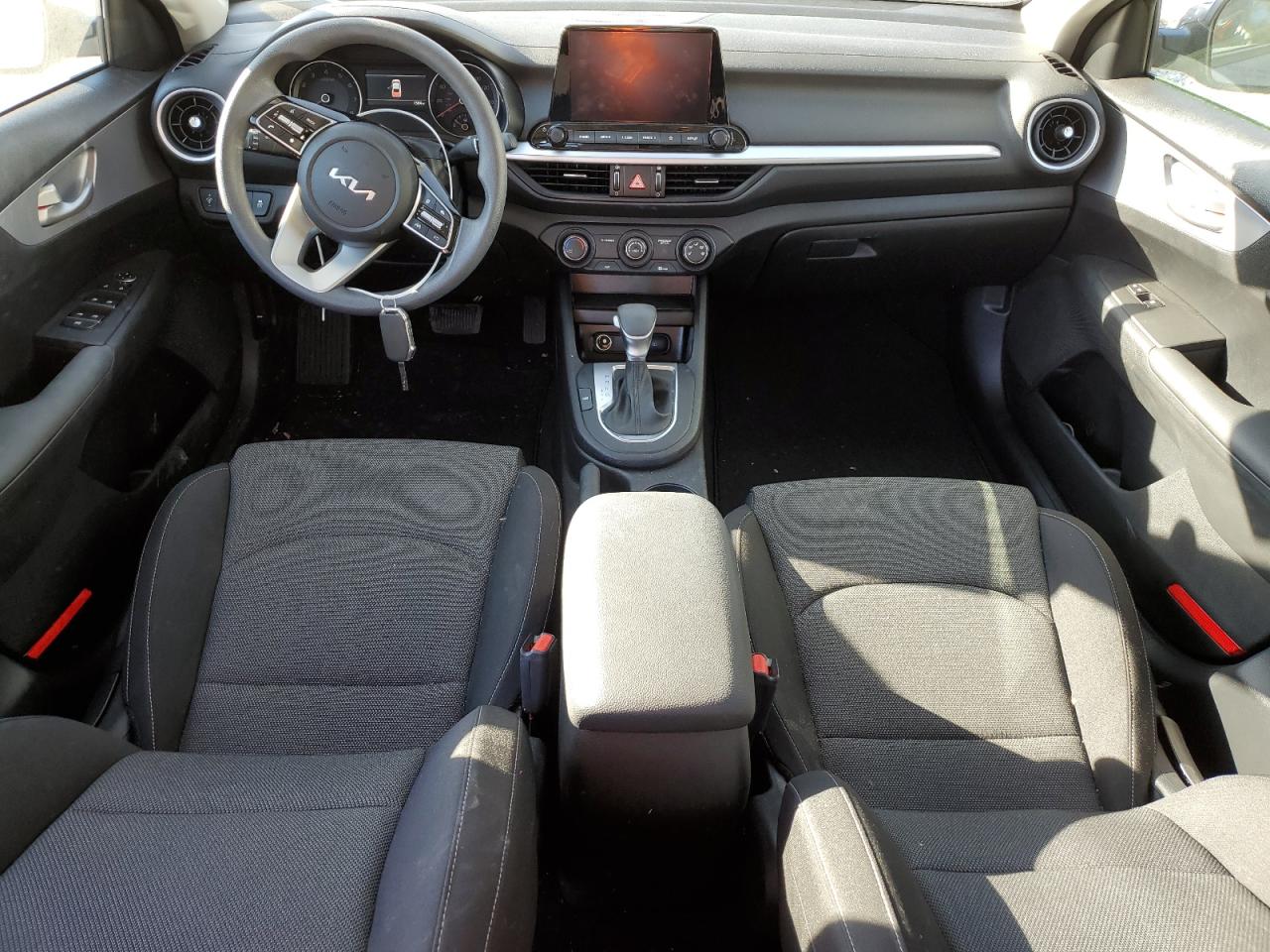 2024 Kia Forte - Image 8