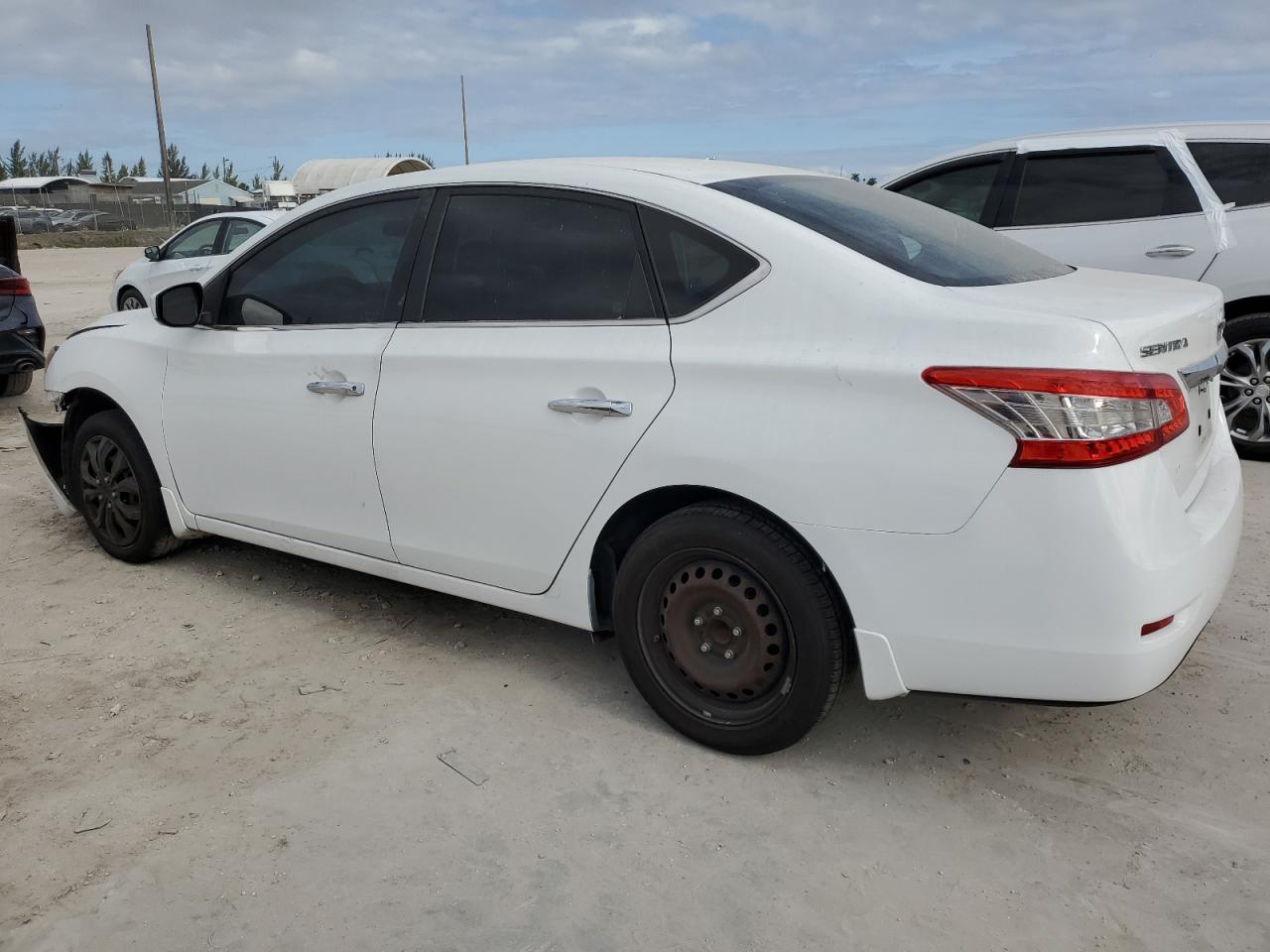 2015 Nissan Sentra - Image 2