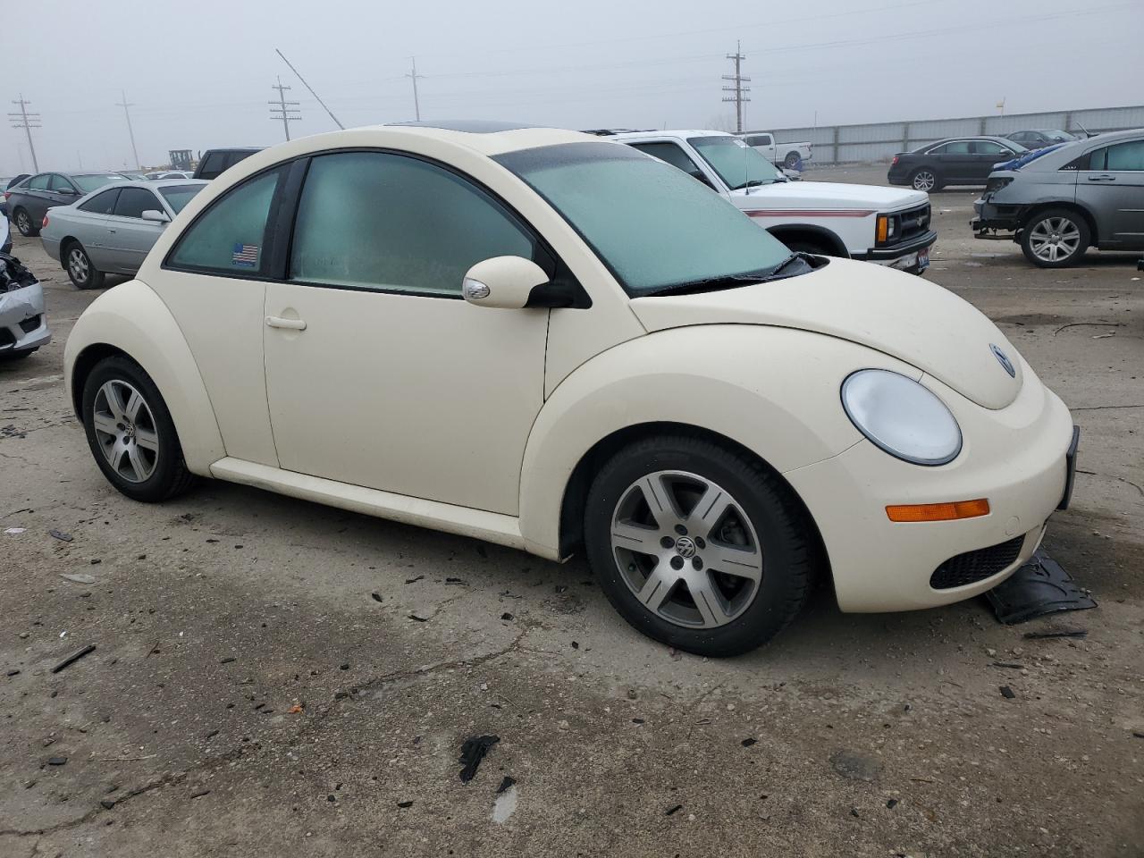 2006 Volkswagen Beetle - Image 4
