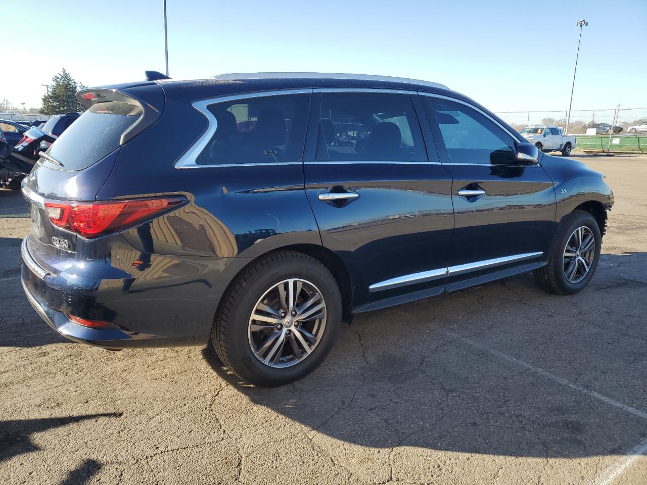 2019 Infiniti QX60 - Image 3