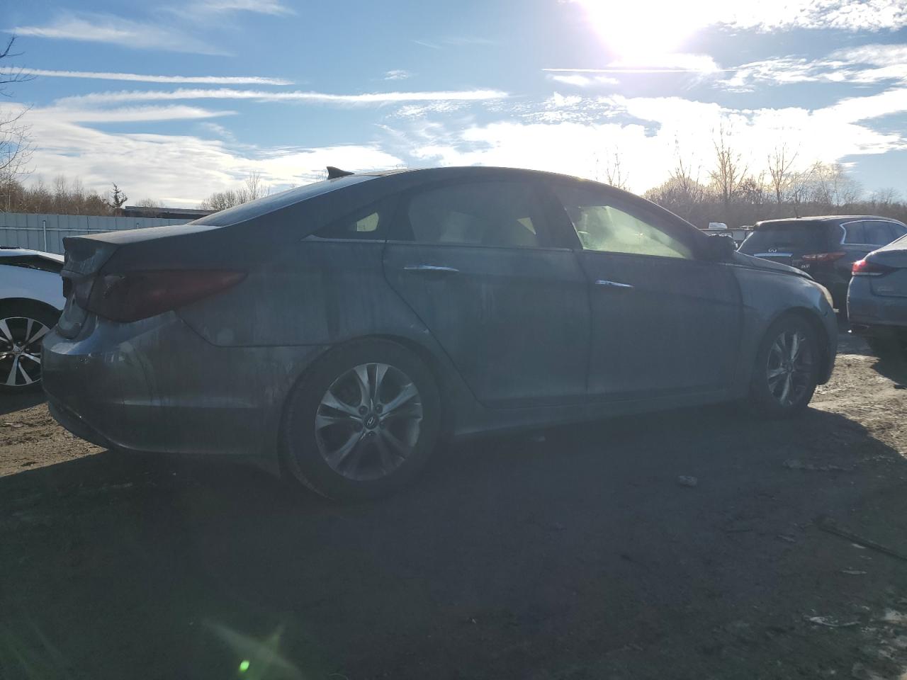 2012 Hyundai Sonata - Image 3