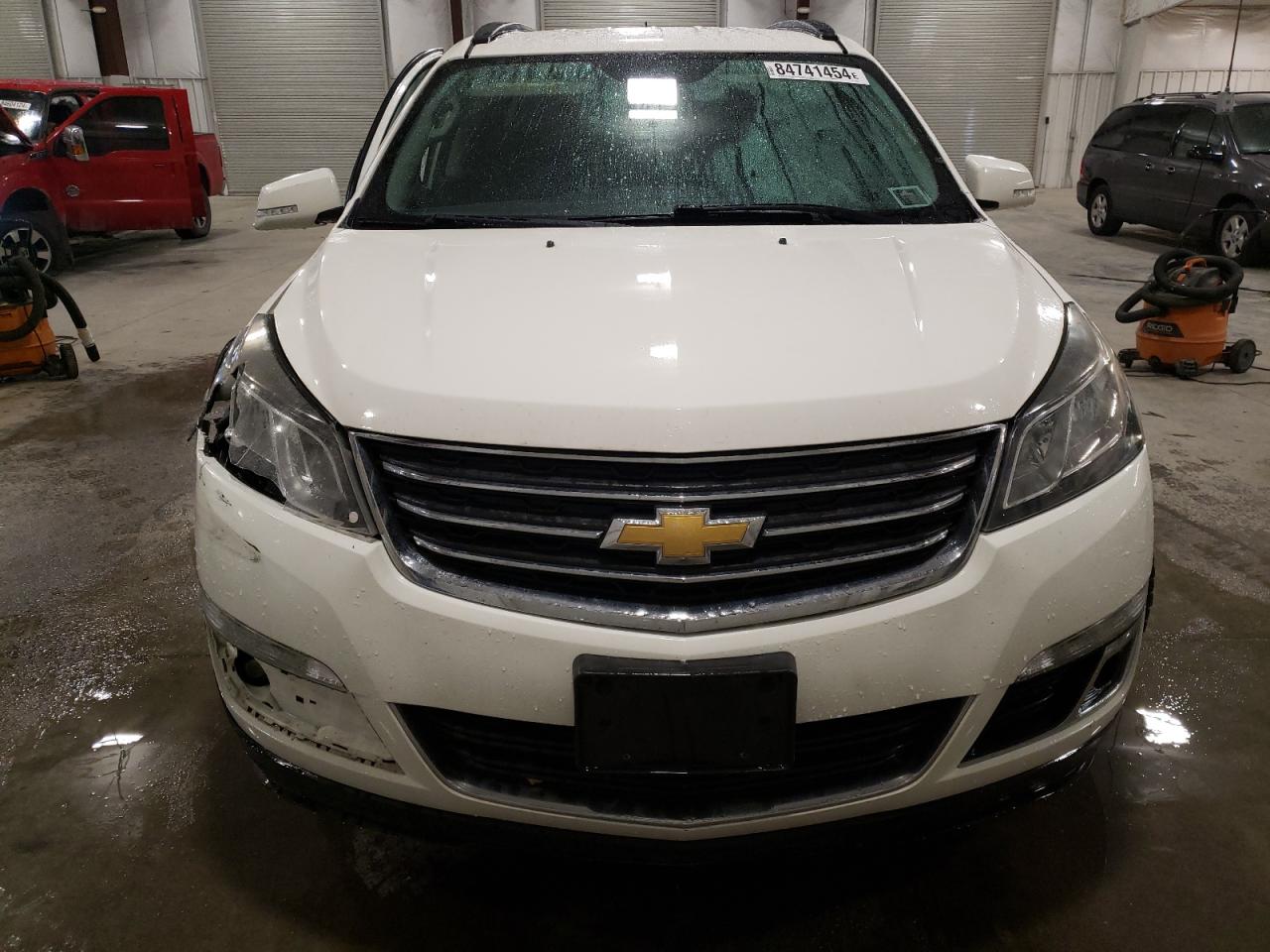 VIN 1GNKRGKD9FJ269518 2015 CHEVROLET TRAVERSE no.5