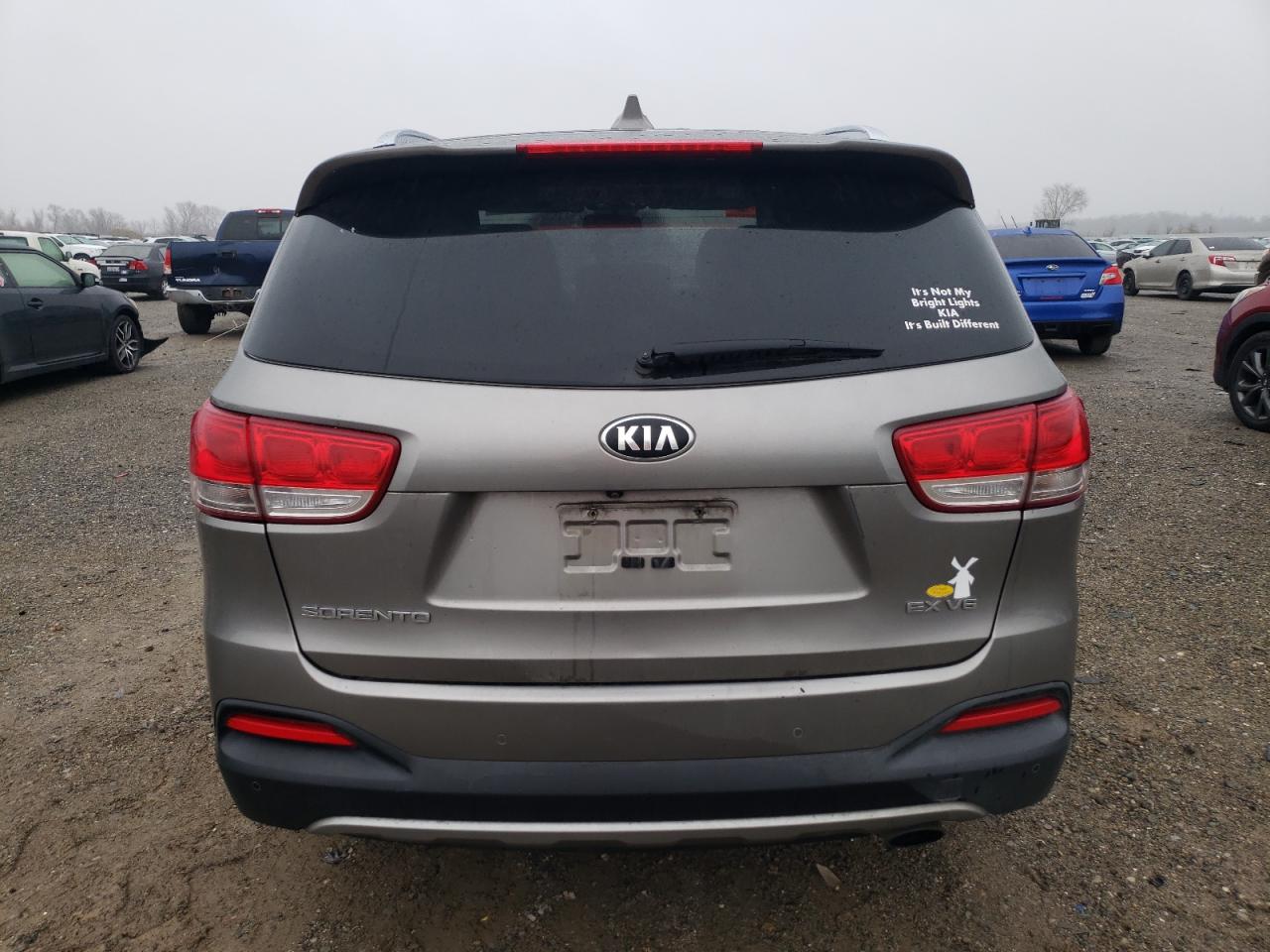 2016 Kia Sorento - Image 6