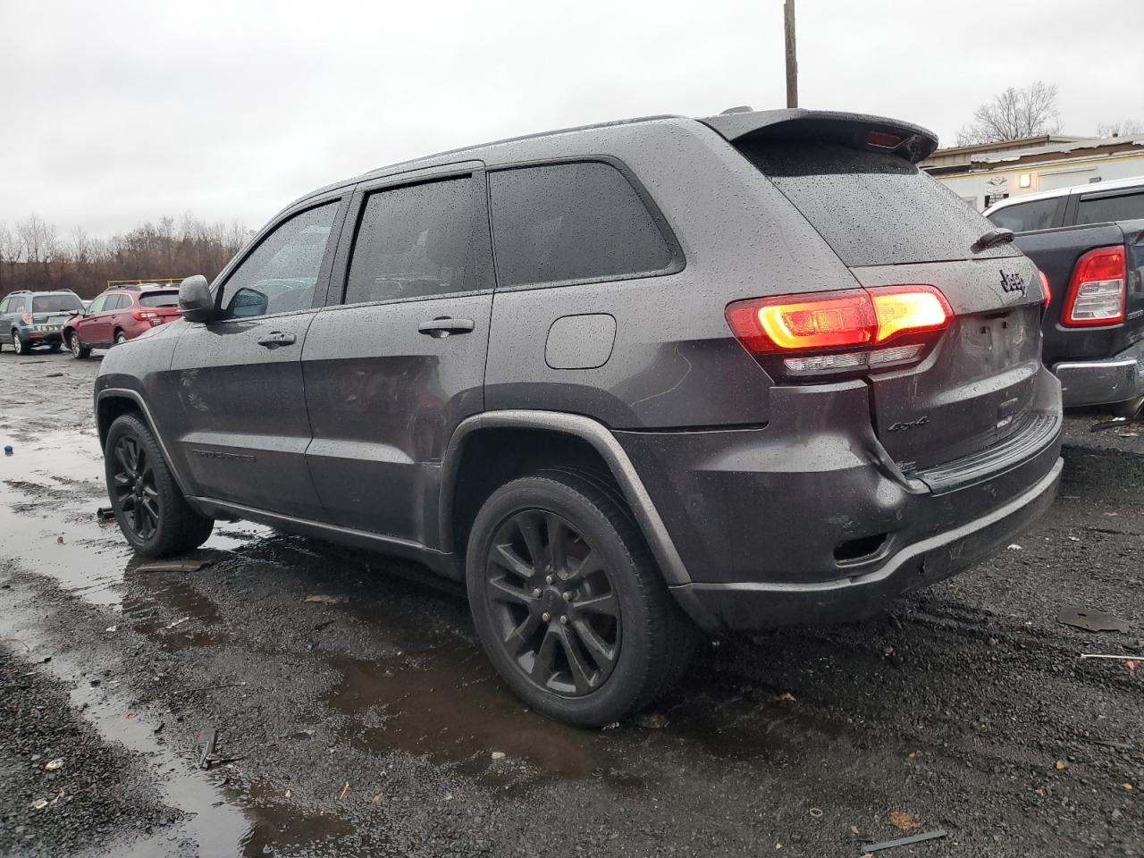 2019 Jeep Grand Cherokee - Image 2