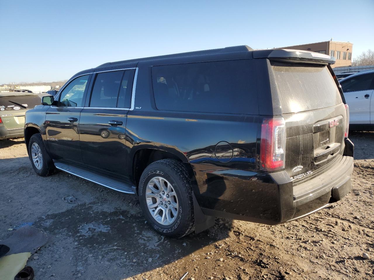 VIN 1GKS2HKC6FR206764 2015 GMC YUKON no.2