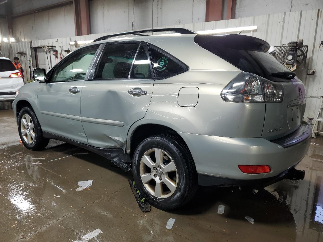 2004 Lexus RX - Image 2
