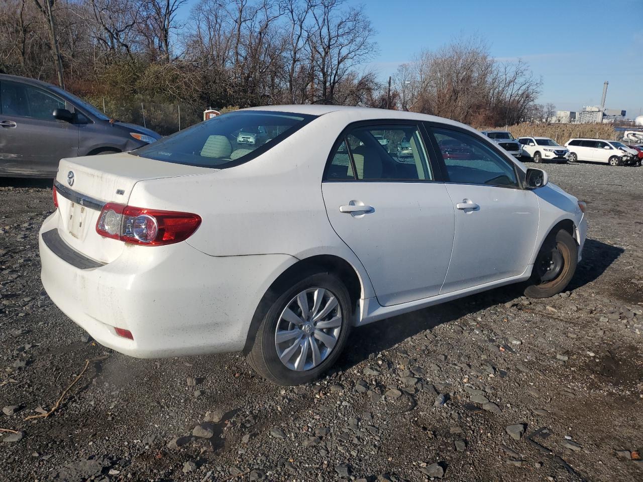 VIN 5YFBU4EE7DP183840 2013 TOYOTA COROLLA no.3