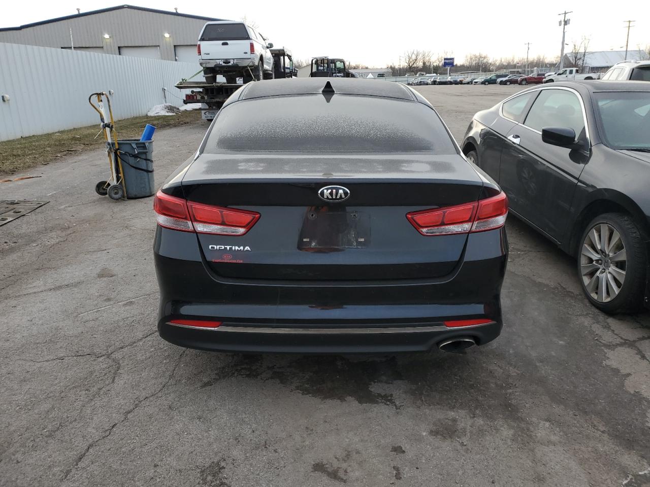 VIN 5XXGT4L3XGG061447 2016 KIA OPTIMA no.6