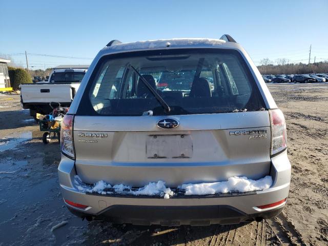  SUBARU FORESTER 2012 Srebrny