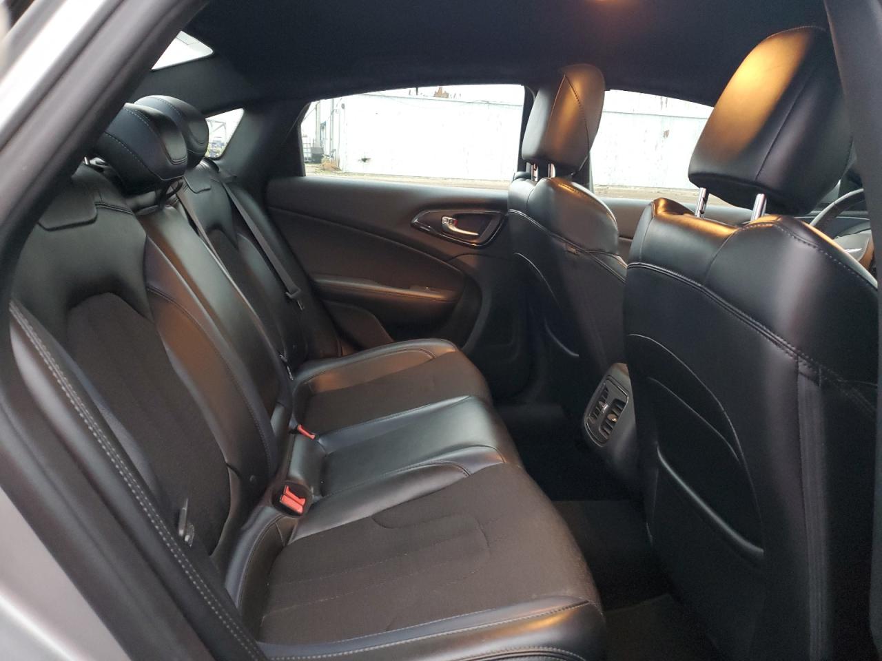 2016 Chrysler 200 S VIN: 1C3CCCBBXGN150672 Lot: 85639814