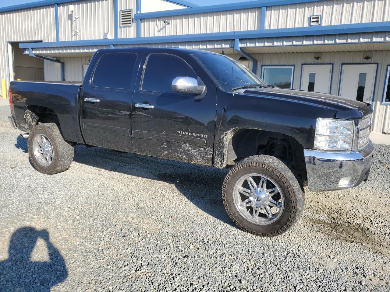 2011 Chevrolet Silverado - Image 4