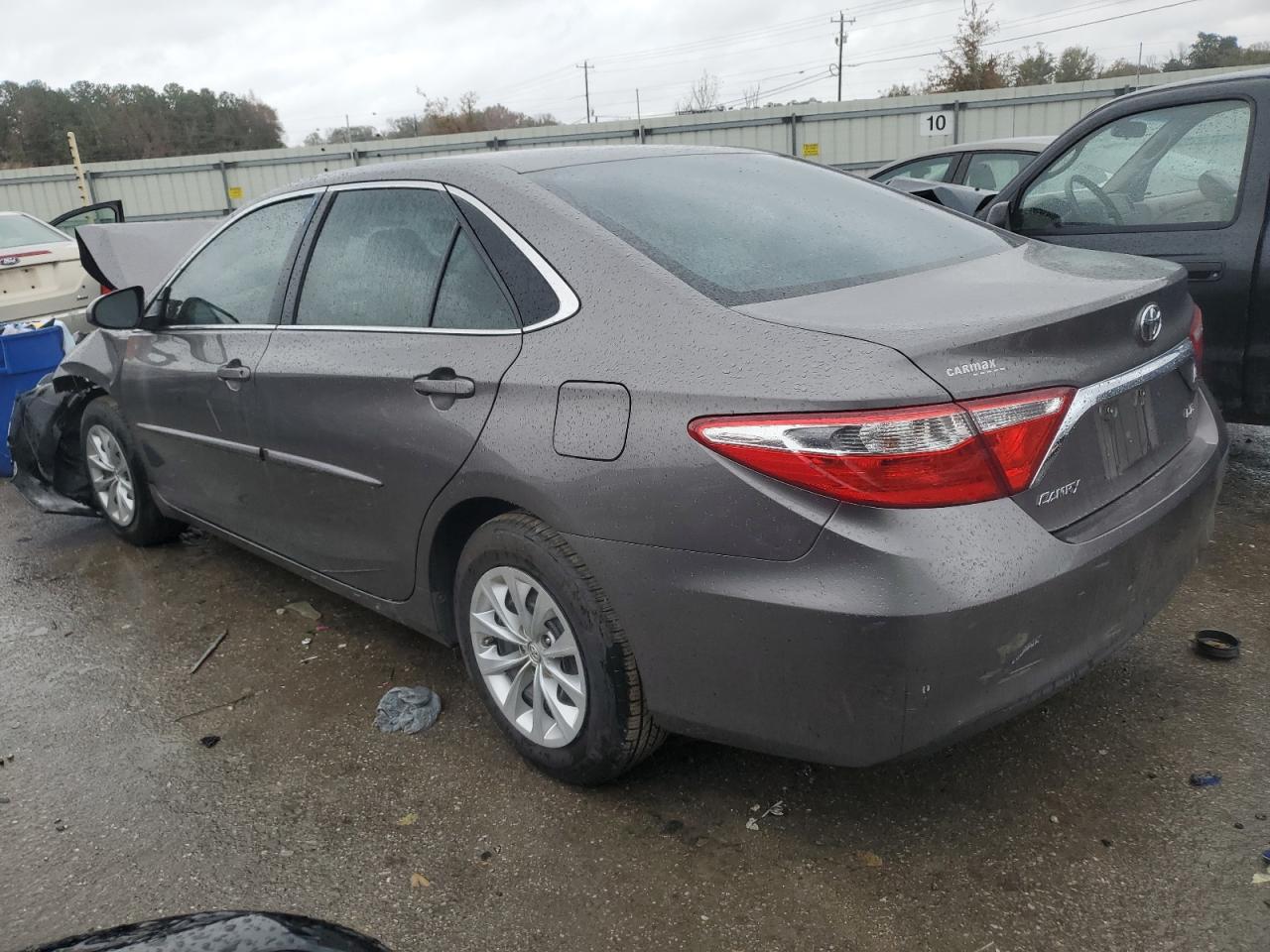 VIN 4T1BF1FK2HU733723 2017 TOYOTA CAMRY no.2