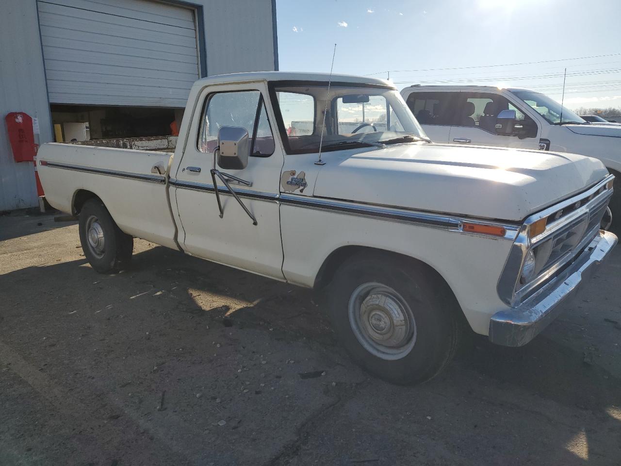 1977 Ford F-250 VIN: F25HRY8144 Lot: 84189824