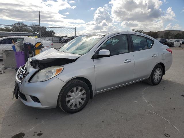  NISSAN VERSA 2012 Srebrny