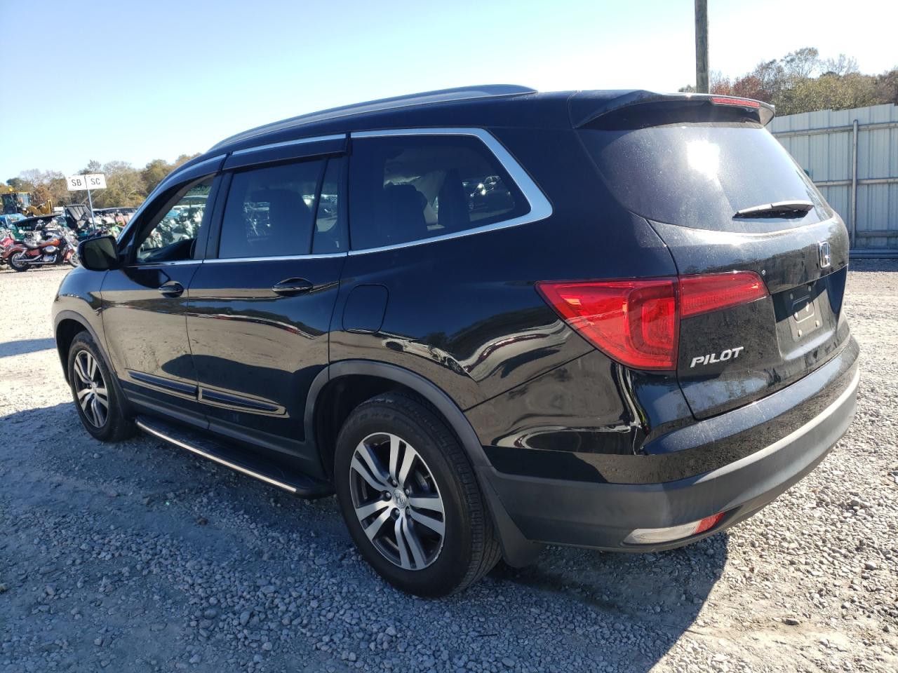 2017 Honda Pilot - Image 2