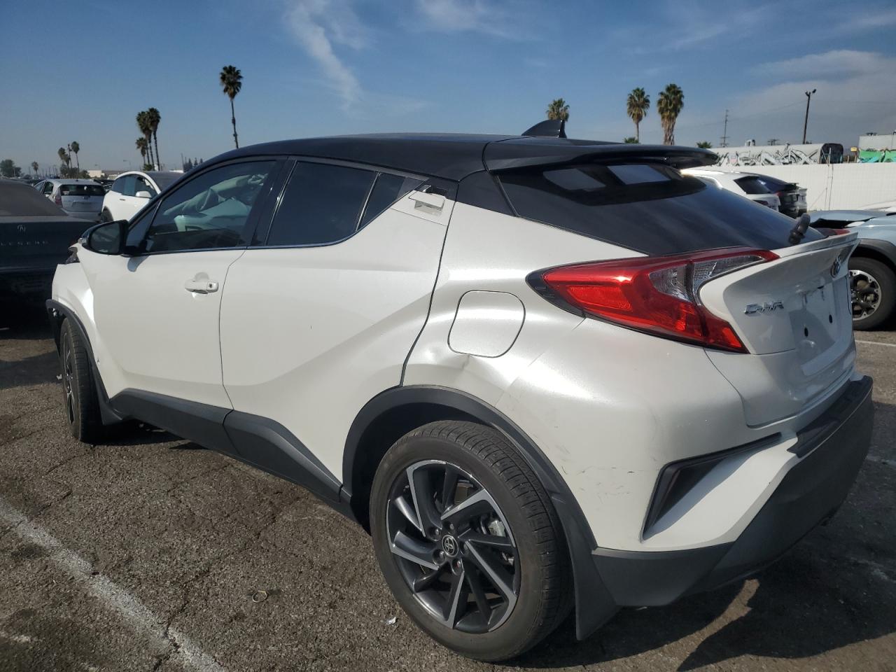 VIN NMTKHMBX7NR145820 2022 TOYOTA C-HR no.2