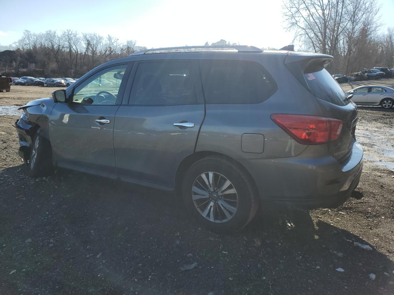2019 Nissan Pathfinder - Image 2