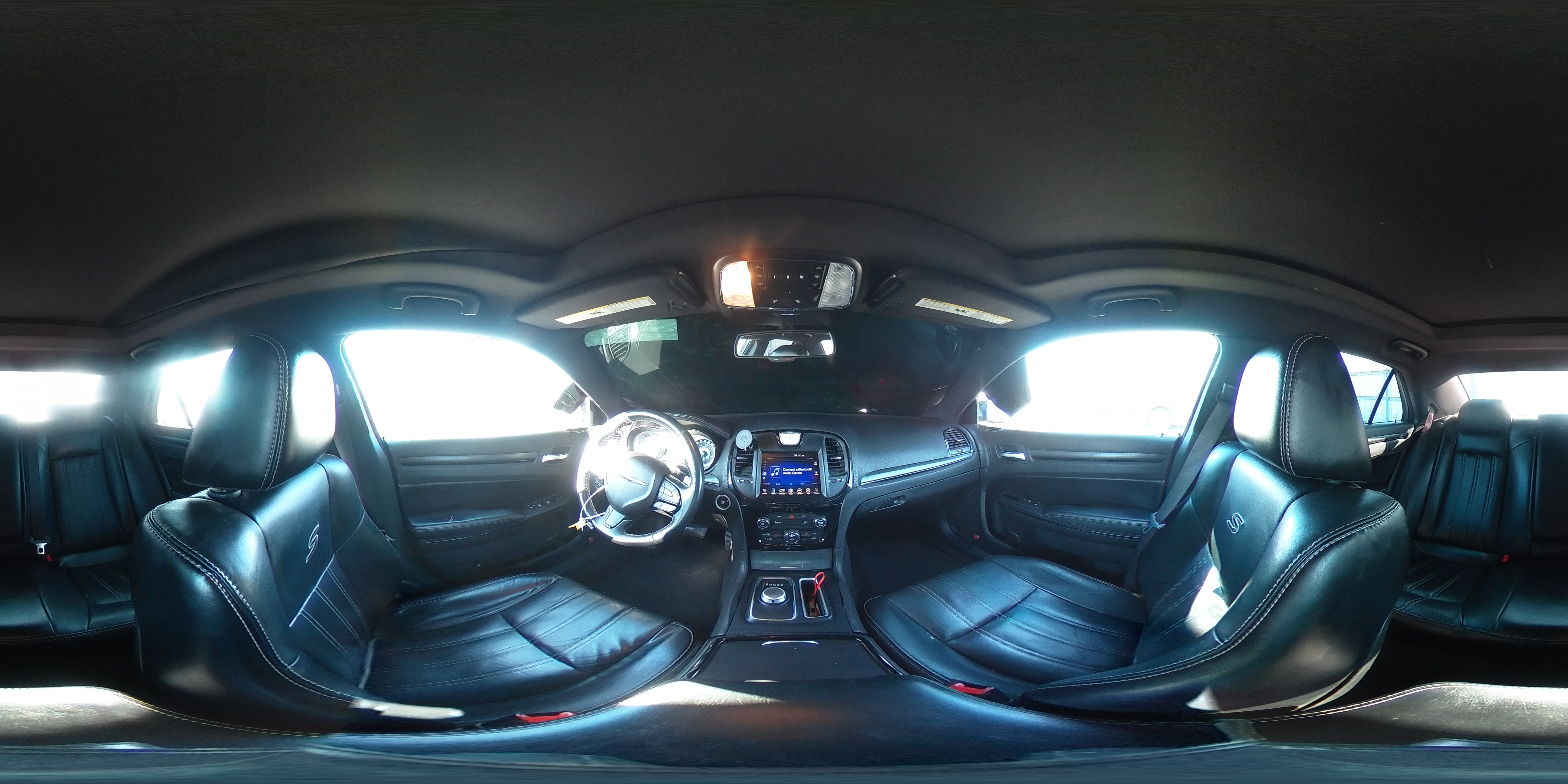 2015 Chrysler 300 - Image 12