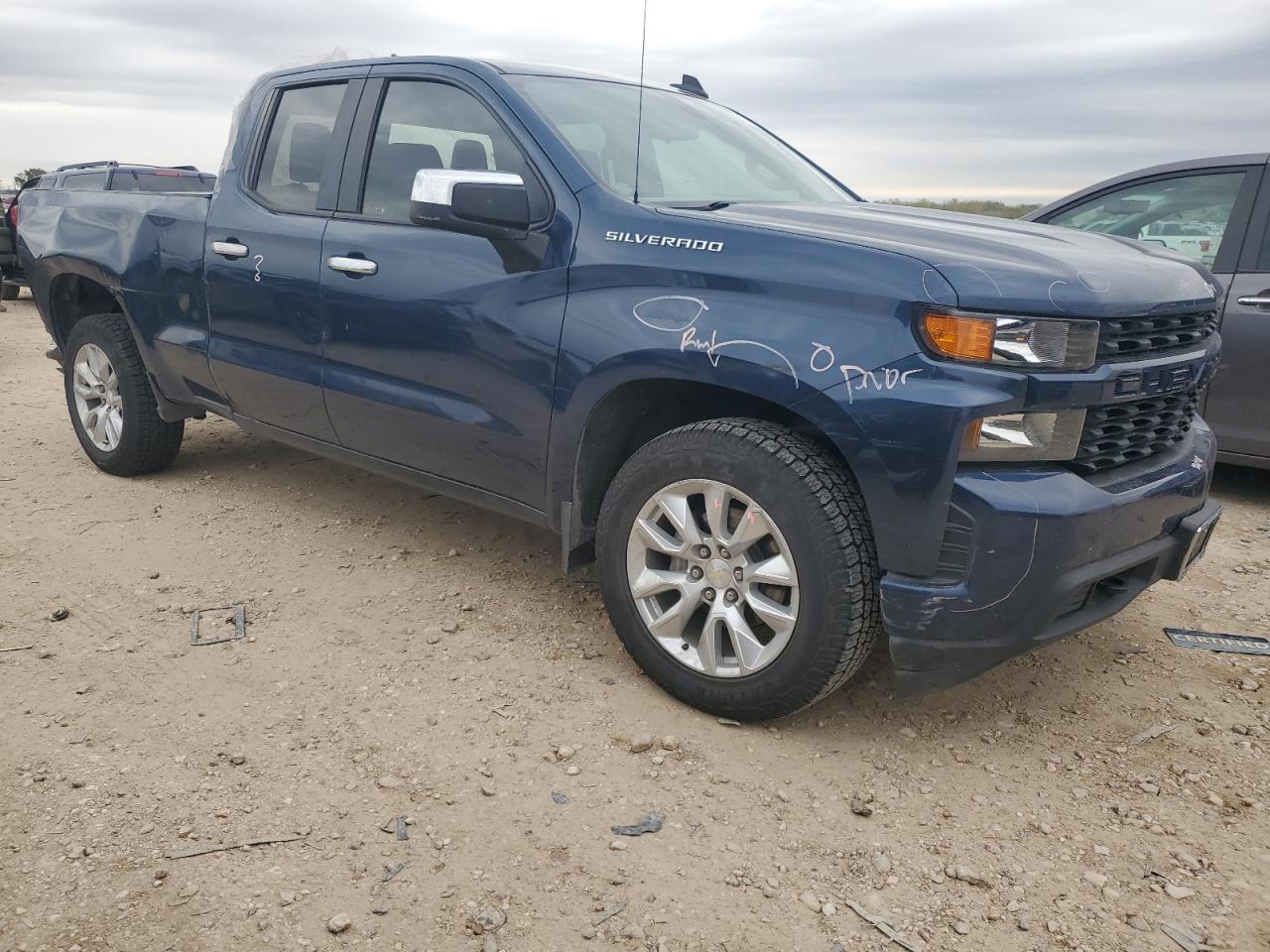 2019 Chevrolet Silverado - Image 4