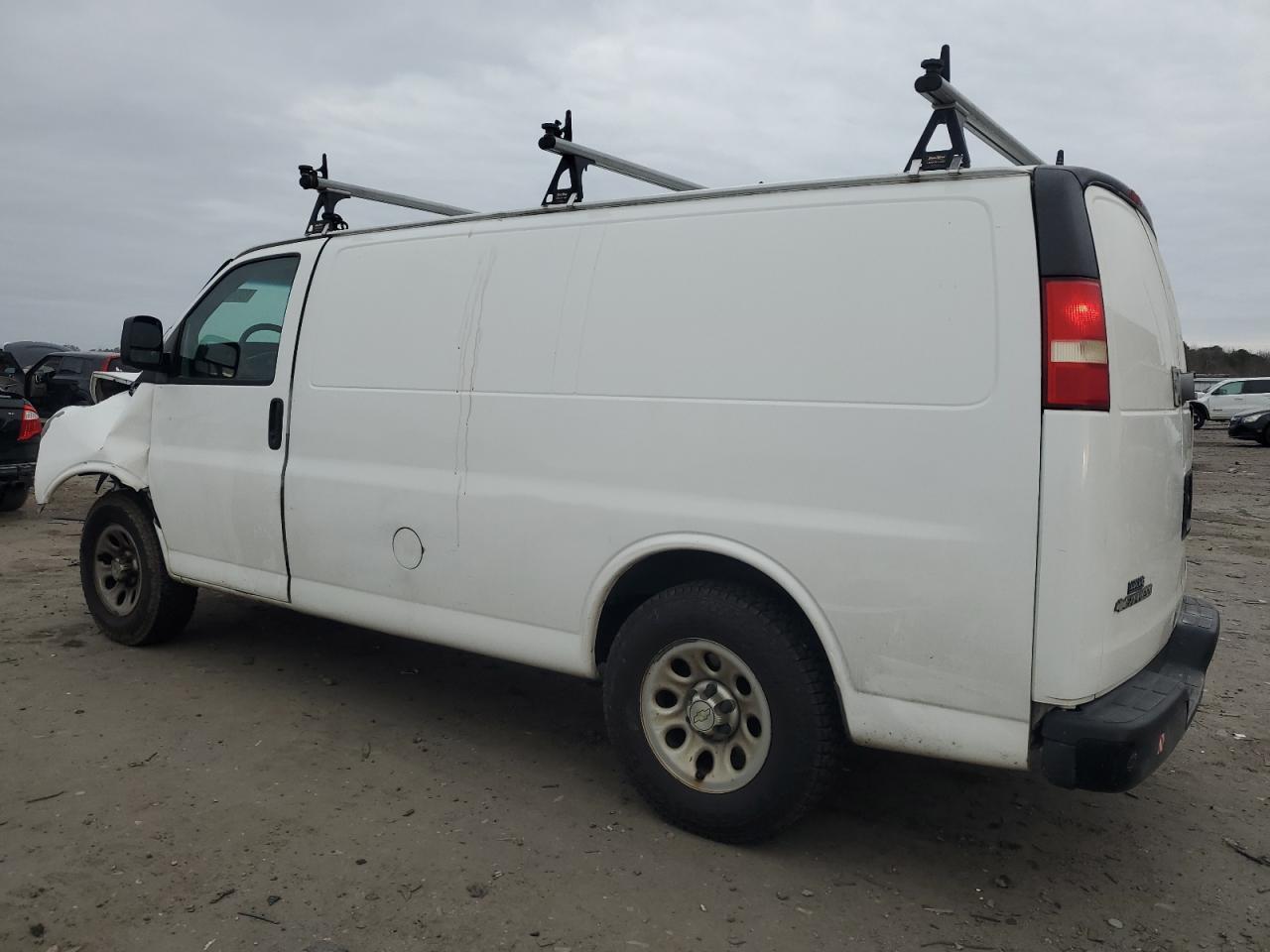 2010 Chevrolet Express - Image 2