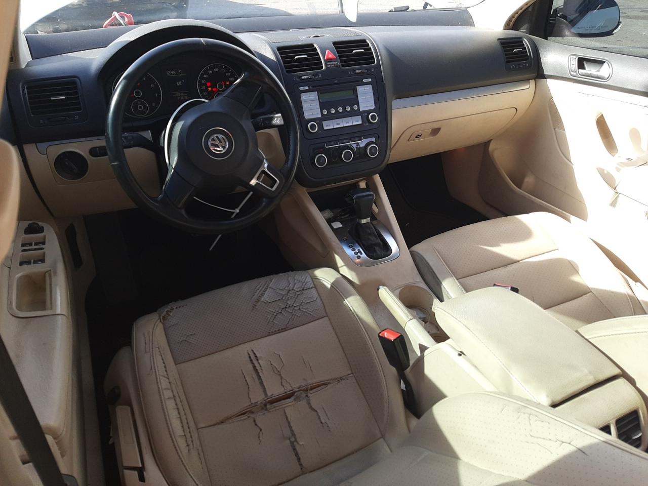 2010 Volkswagen Jetta - Image 8